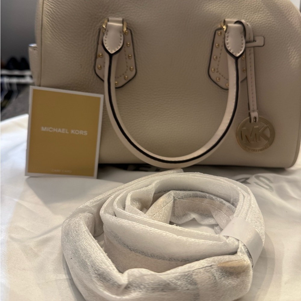 Michael Kors Cream Speedie bag